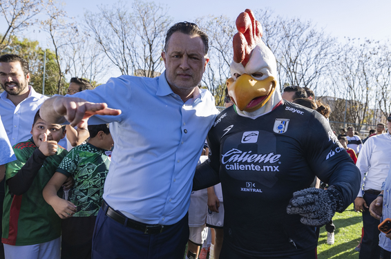 Más que pasto sintético: inversión pública y músculo político en El Pueblito