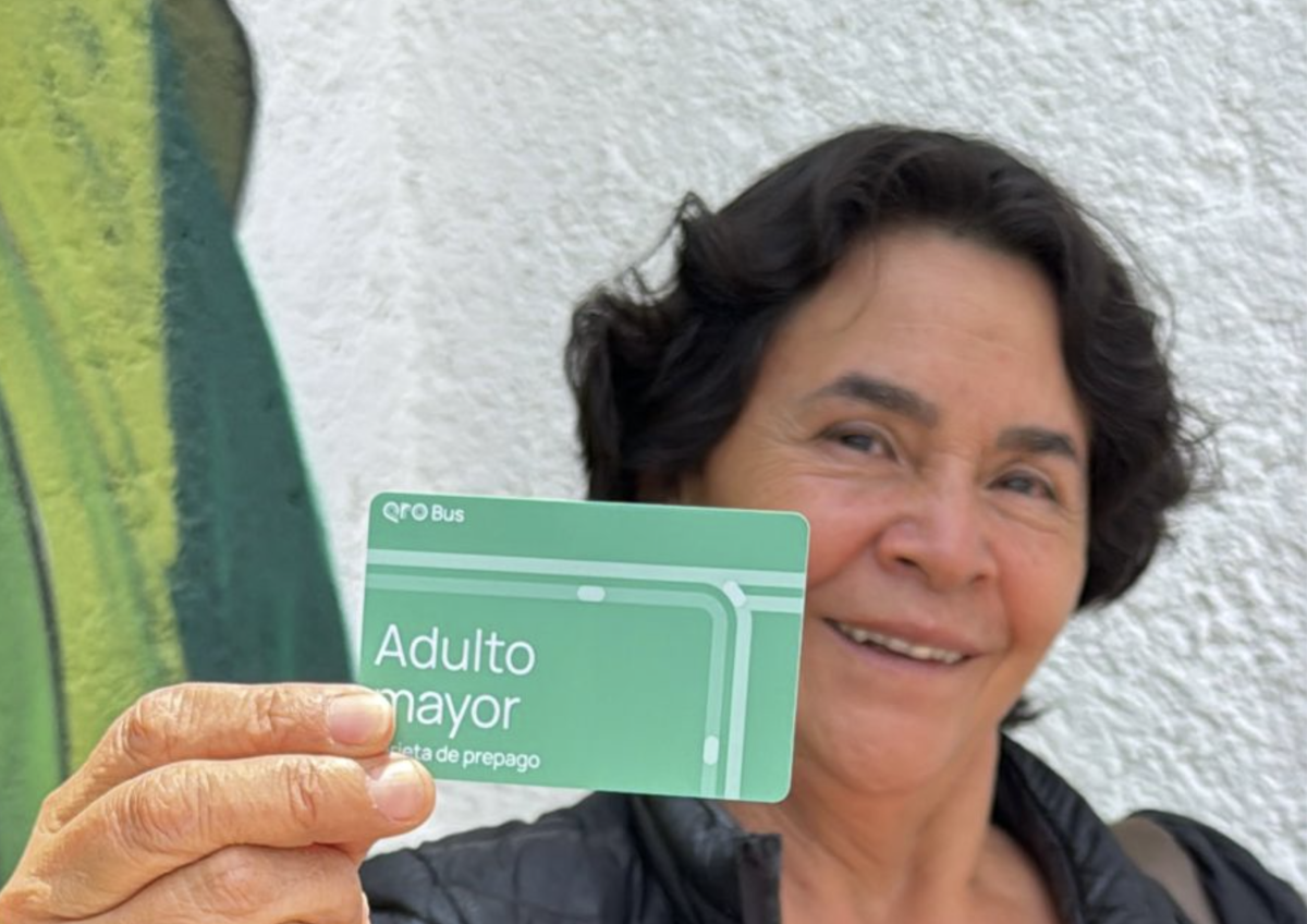 Adultos mayores de Huimilpan acceden a transporte con tarifa preferencial
