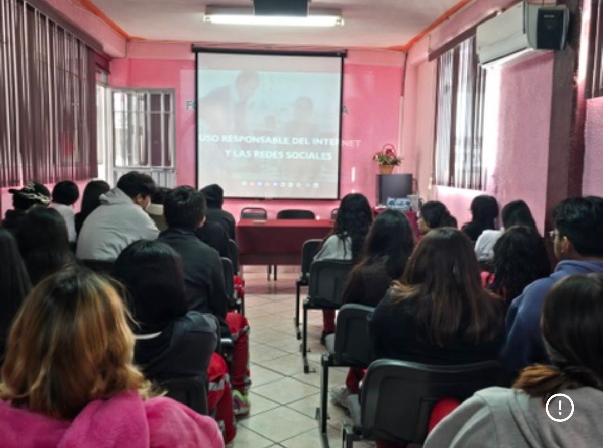 Internet no es juego: FGR advierte a estudiantes sobre riesgos digitales en Querétaro