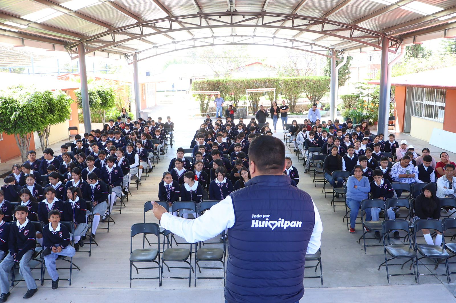 Fortalece Jairo Morales prevención de adicciones en Huimilpan
