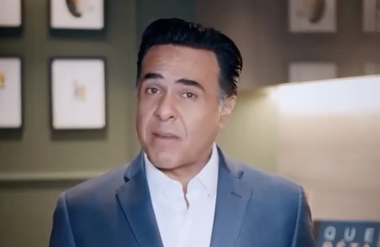 Luis Nava deja el gabinete y se sube de lleno a la carrera por 2027