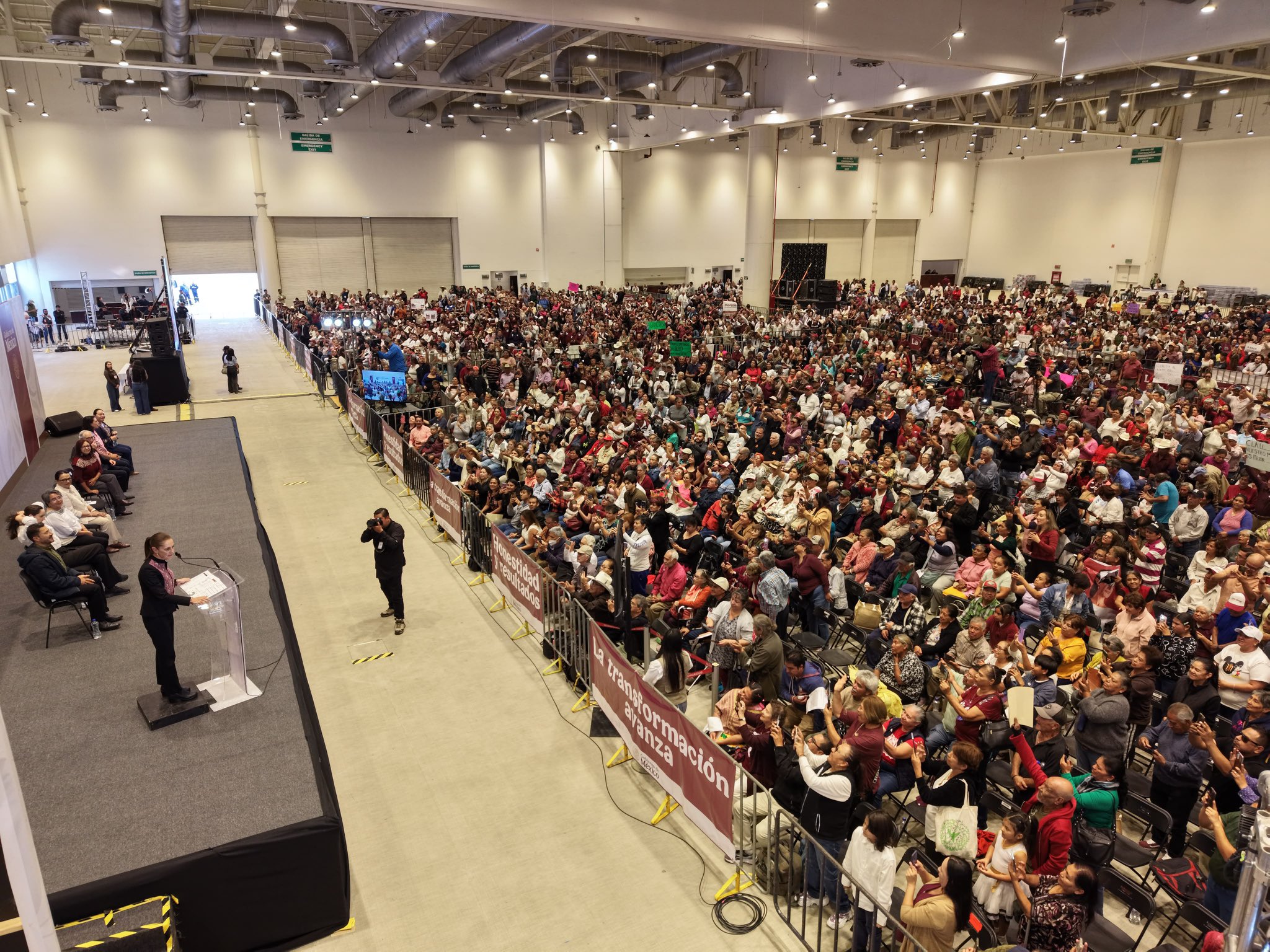Sheinbaum en Querétaro: entre las sillas, la valla y las señales rumbo a 2027