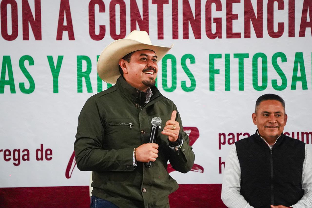 Pedro Escobedo mueve recursos al campo y a las calles: más de 500 productores reciben apoyo